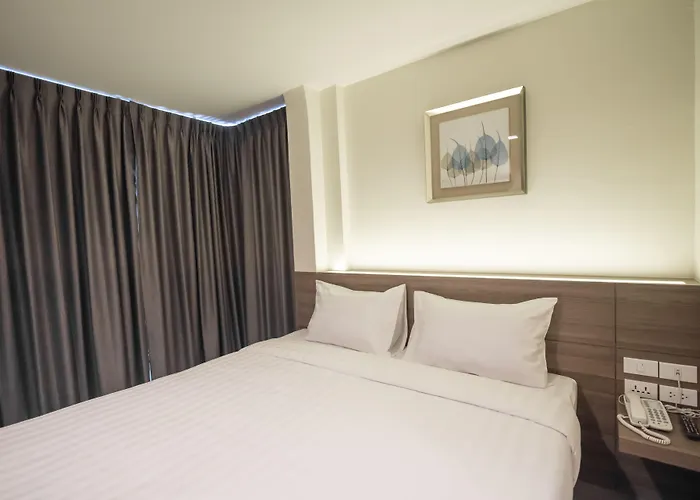 Sovereign Group At Pratunam 3*